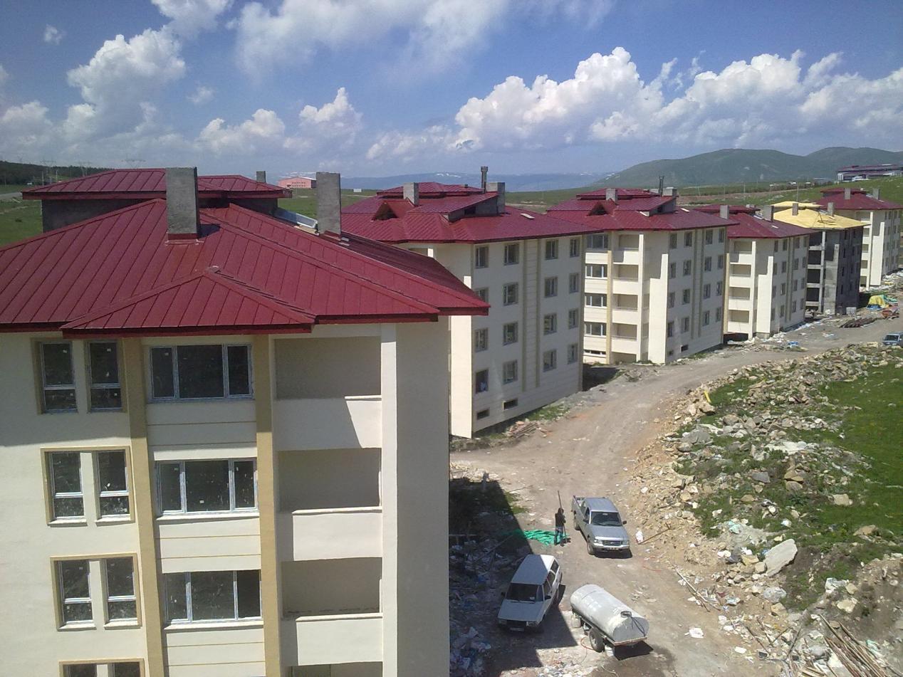 Kenetli metal çatı uygulaması